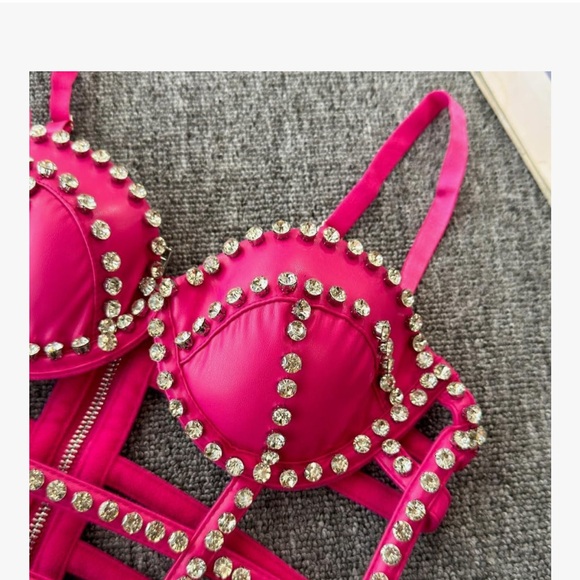 Sexy Designer PU Leather Rhinestone Women's Strappy Crop Top Camisole
NWOT - Picture 4 of 4